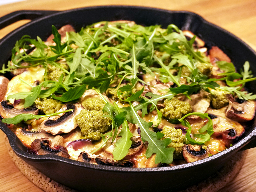 Pan Pizza med svamp och pesto