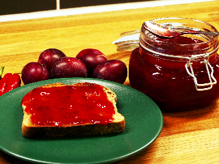 Plommon och chili marmelad
