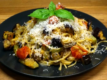 Ugnsrostad Ratatouille Pasta