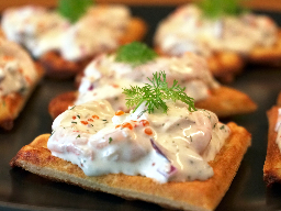 Våfflor med parmesan och skagenröra